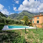 With Garden Near Versilia * 카마이오레