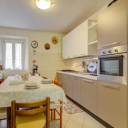 Villa With Garden Near Versilia